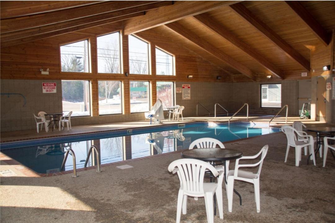 Boarders Inn & Suites By Cobblestone Hotels - Wautoma Eksteriør bilde